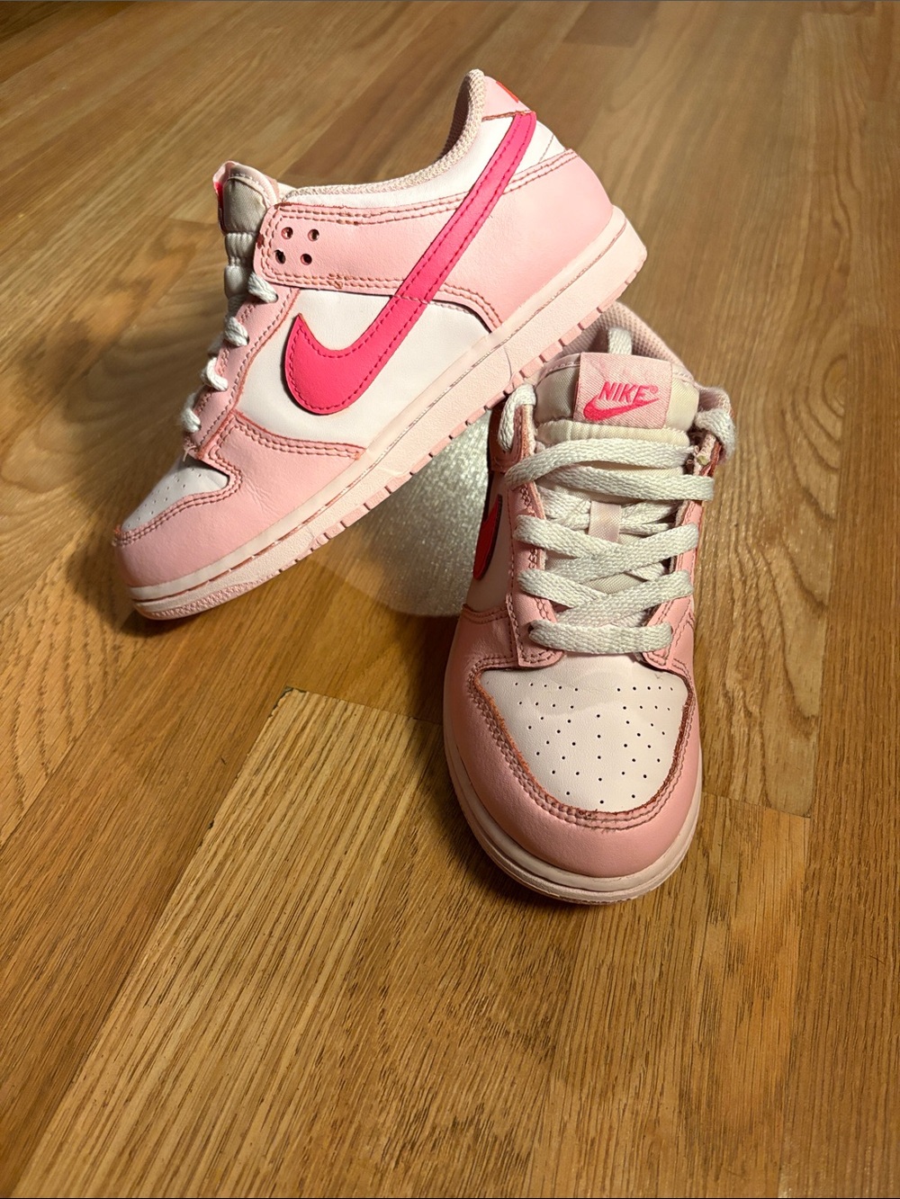 Nike Dunk Low Triple Pink sneakers